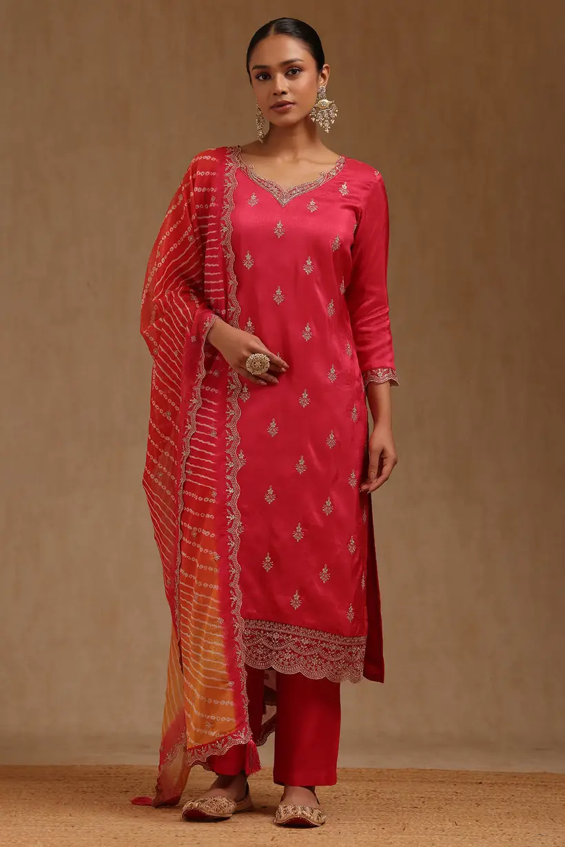 Fuchsia Dola Silk Embroidered Suit Set With Zari